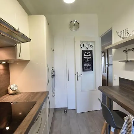 Signature Fabron Apartment *